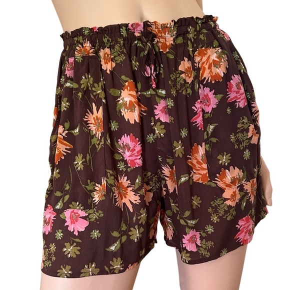 Nordstrom DR2 Floral Leisure Shorts 100% Rayon Lightweight NWOT Ruffled Waist - Picture 5 of 13